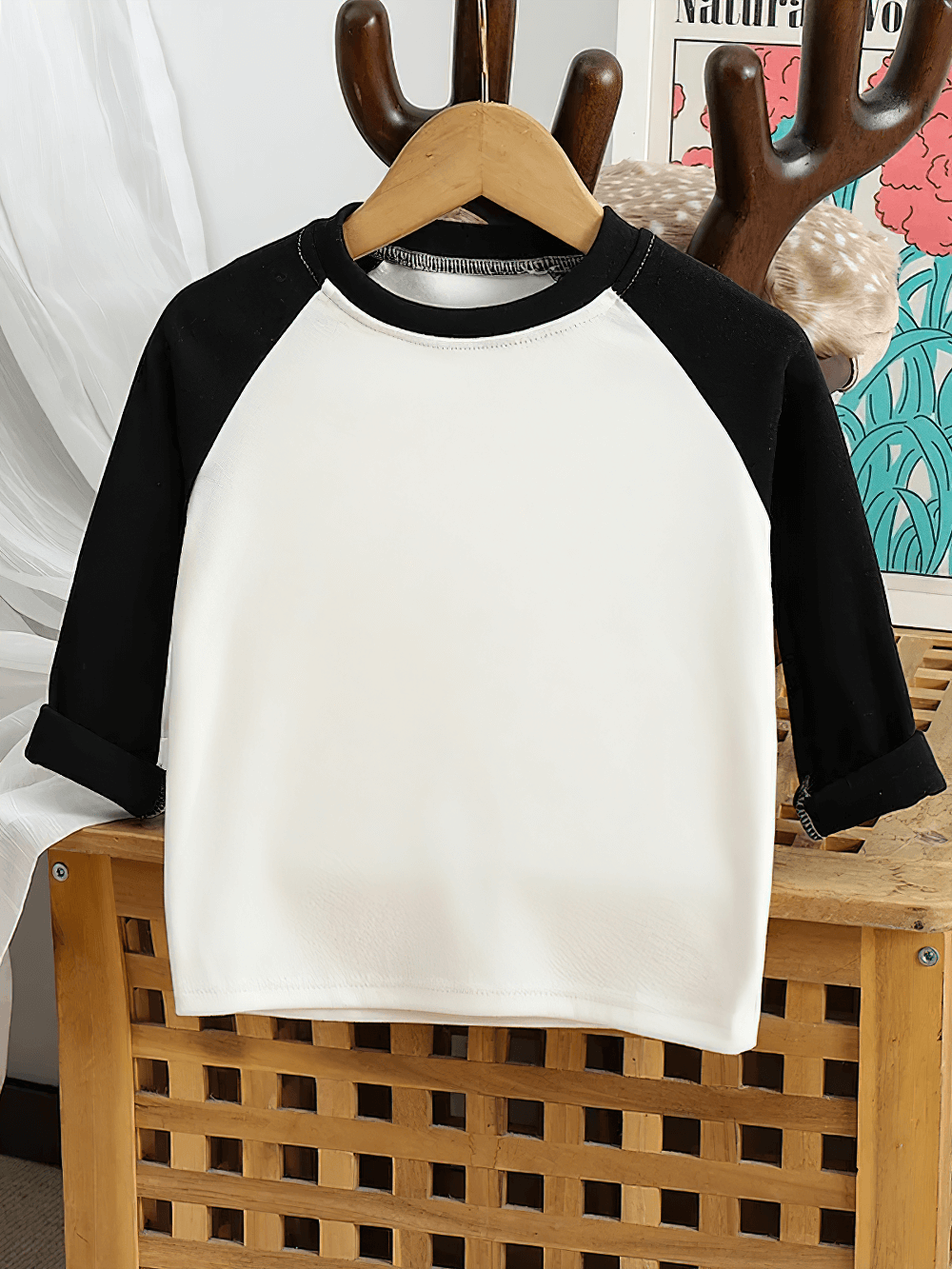 Kids' raglan sleeves cute top with round neck in black and white, perfect for stylish comfort - Model SF3099 on display.